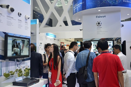 展会现场_550.jpg