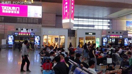 lg 84英寸超高清商显助力上海虹桥站创造新商机 
