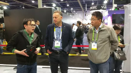 蚁视覃政：内置摄像头未来会成为vr头显的标配