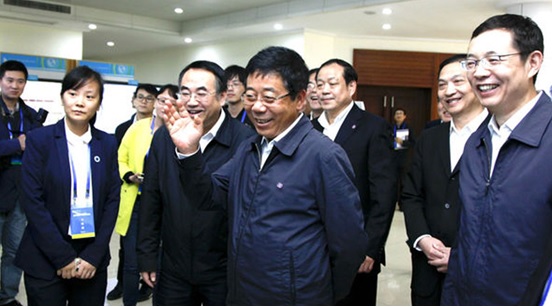 教育部部长调研武汉、厦门，科达高教普教案例成应用样板