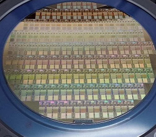 完美对抗强光与黑暗条件，这款摄像头想要撬动自动驾驶行业