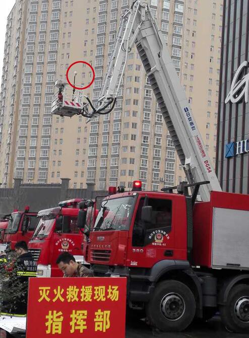 演习中使用的华平登高车图像终端（图中红圈处）